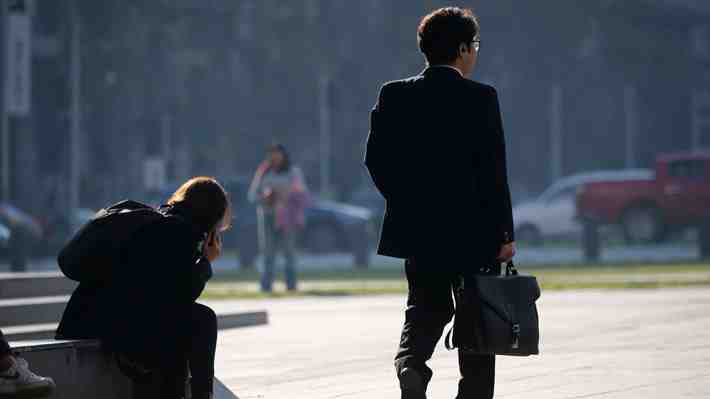 La silenciosa crisis laboral que acecha a los jóvenes: "Una máquina puede ser más barata y productiva"